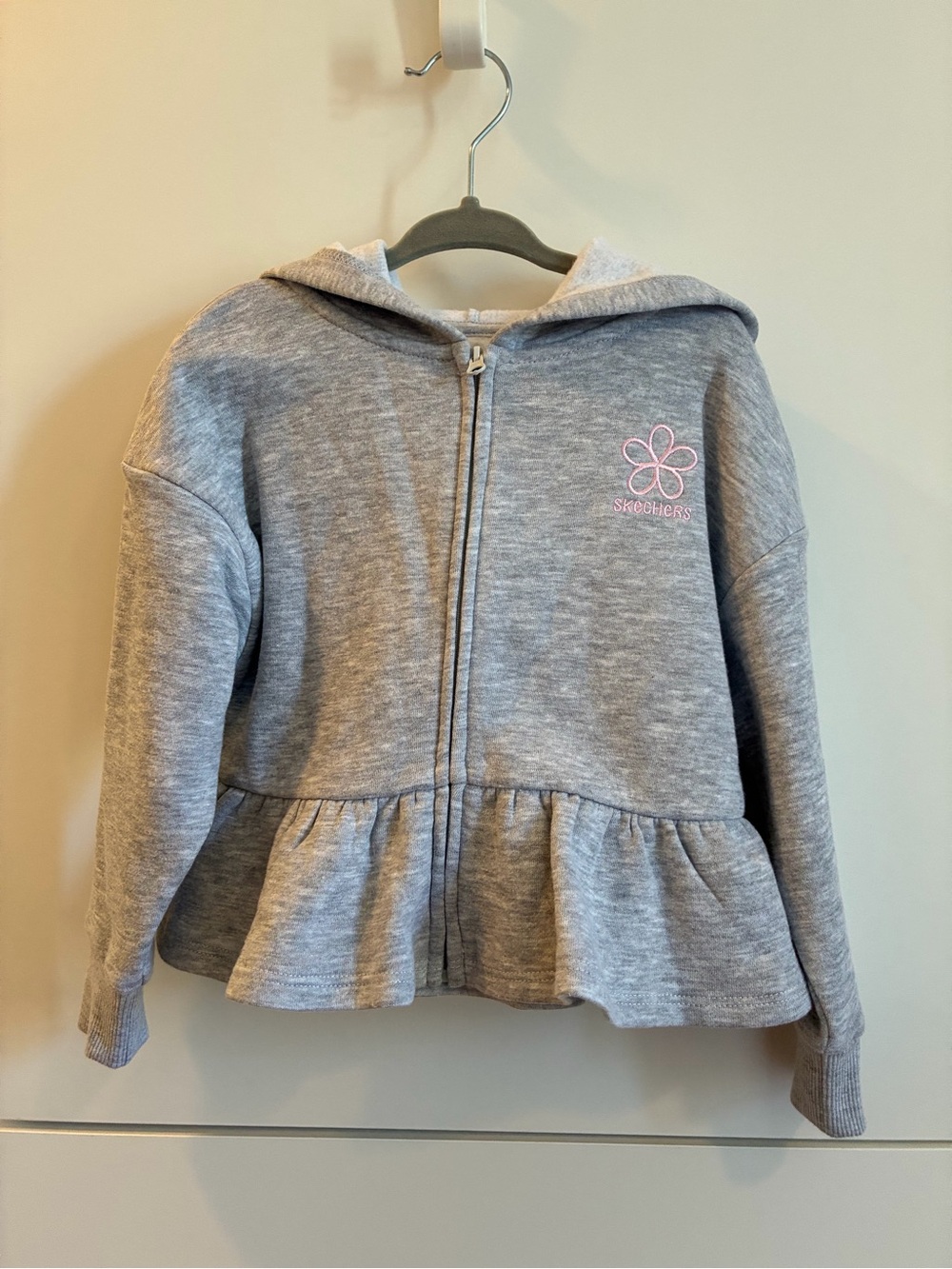 Skechers Light Gray Hoodie with Pink Flower Logo -Size 3T - Like New - Picture 4 of 6